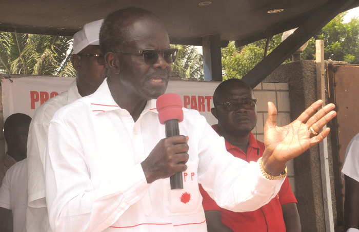  Dr Ndoum addressing party supporters at the Odododiodoo constituency. Picture: GABRIEL AHIABOR